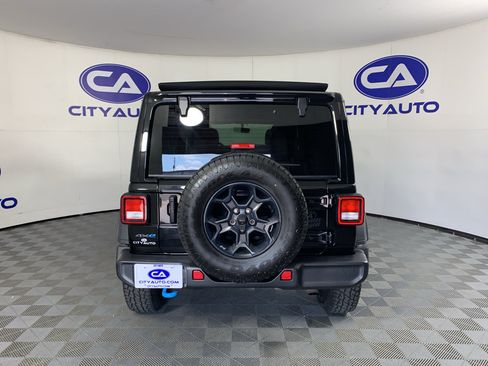 Used 2023 Jeep Wrangler Unlimited w/ Sun & Screen Package AWD/4WD image 3