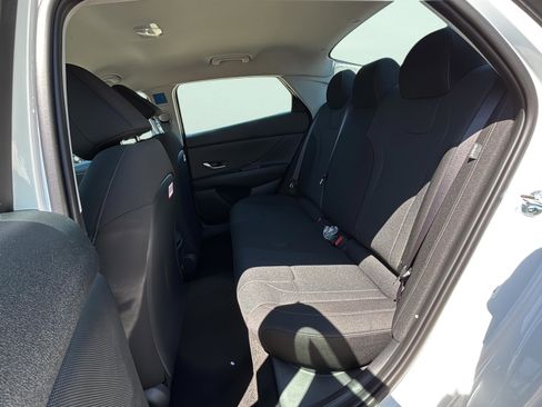 New 2026 Hyundai Elantra SE FWD image 19