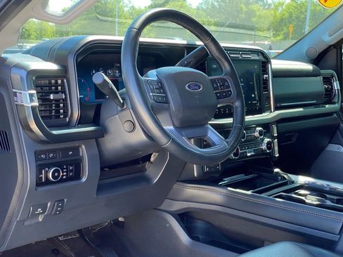 Used 2023 Ford F250 Lariat w/ Sport Appearance Package AWD/4WD image 10