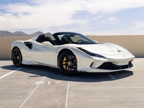 Used 2023 Ferrari F8 Tributo RWD image 3