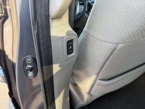 Used 2016 Honda Odyssey SE image 30