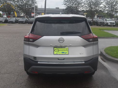Used 2023 Nissan Rogue SV FWD image 10