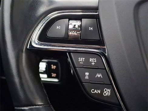 Certified 2022 Lincoln Nautilus Reserve w/ Equipment Group 202A image 23