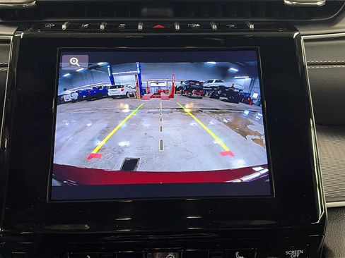 Used 2024 Jeep Grand Cherokee L Altitude image 16