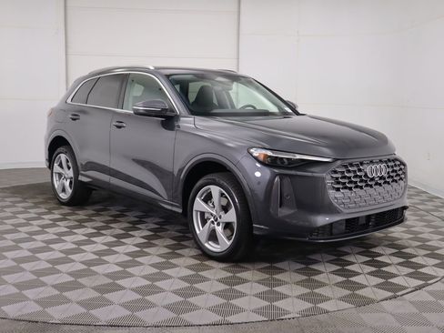 Used 2025 Audi Q5 Premium Plus w/ Premium Plus image 4