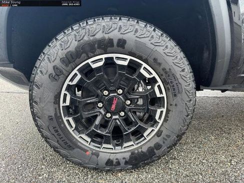 New 2026 GMC Canyon AT4 image 11