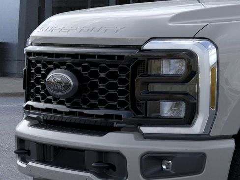 New 2026 Ford F250 Lariat w/ Black Appearance Package image 17