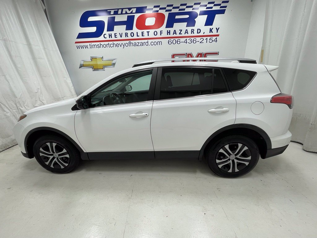 Used 2016 Toyota RAV4 LE AWD/4WD image 8