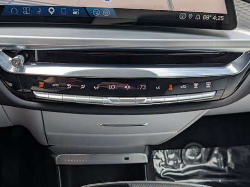 Used 2024 Cadillac Lyriq Luxury AWD/4WD image 22