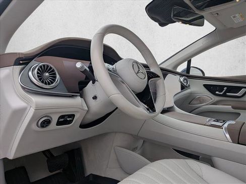 Used 2022 Mercedes-Benz EQS 580 4MATIC Sedan image 7