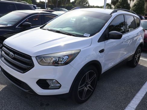 Used 2019 Ford Escape SEL FWD image 2