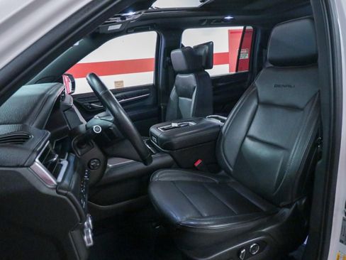 Used 2021 GMC Yukon XL Denali w/ Denali Premium Package RWD image 10