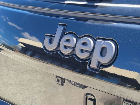 Used 2025 Jeep Compass Trailhawk w/ Trailhawk Elite Group image 7