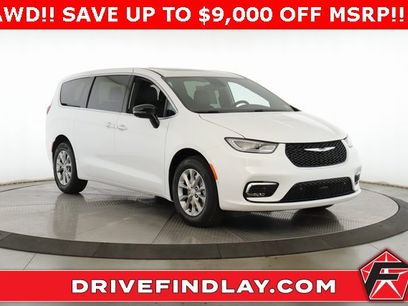 New 2026 Chrysler Pacifica Select