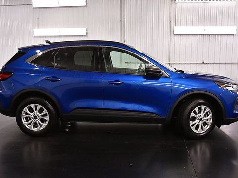 Used 2023 Ford Escape Active AWD/4WD image 9