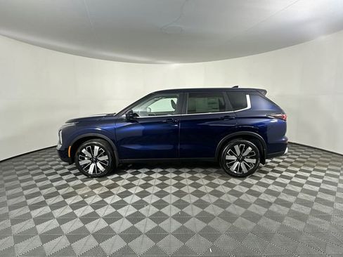 New 2026 Mitsubishi Outlander SE image 11
