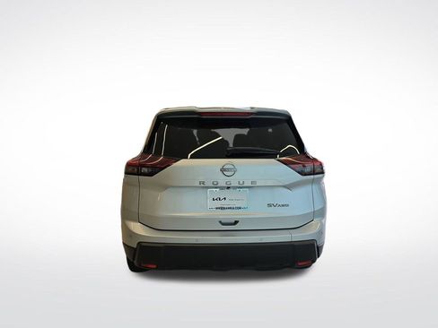 Used 2024 Nissan Rogue SV AWD/4WD image 5