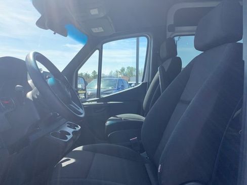Used 2024 Mercedes-Benz Sprinter 2500 image 24