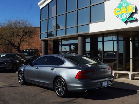 Used 2018 Volvo S90 T8 Momentum w/ Convenience Package image 9