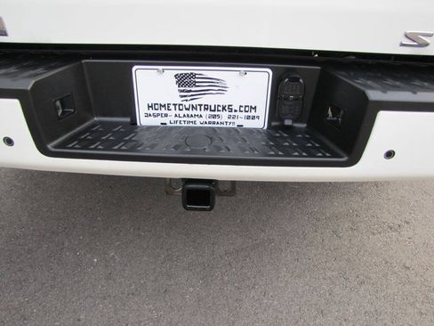 Used 2024 Nissan Titan SV w/ SV Convenience Package AWD/4WD image 28