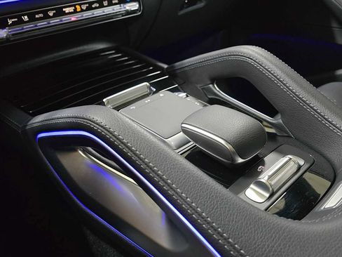 Certified 2025 Mercedes-Benz GLS 450 4MATIC image 34