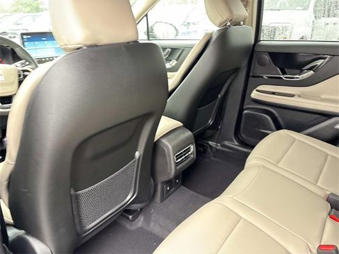 New 2026 Lincoln Corsair Reserve image 17