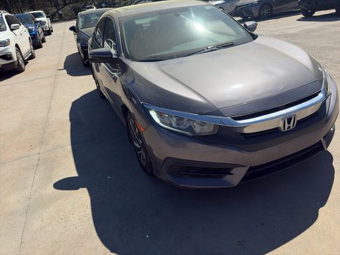 Used 2017 Honda Civic EX image 2