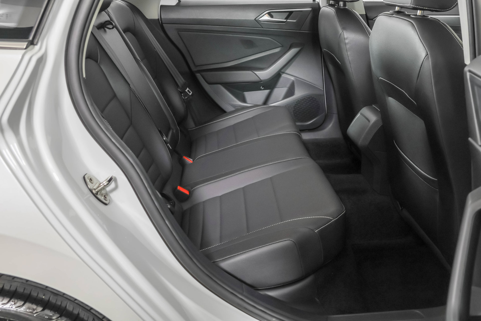 Used 2024 Volkswagen Jetta SE w/ Panoramic Sunroof Package FWD image 41