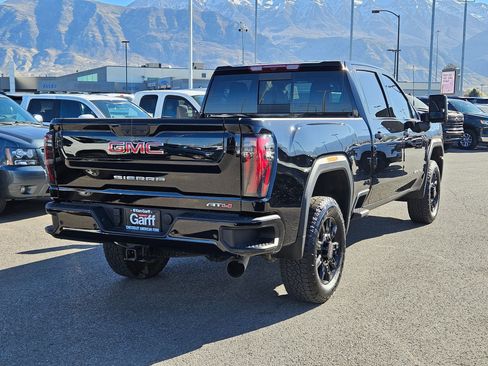 Used 2025 GMC Sierra 2500 AT4 image 3