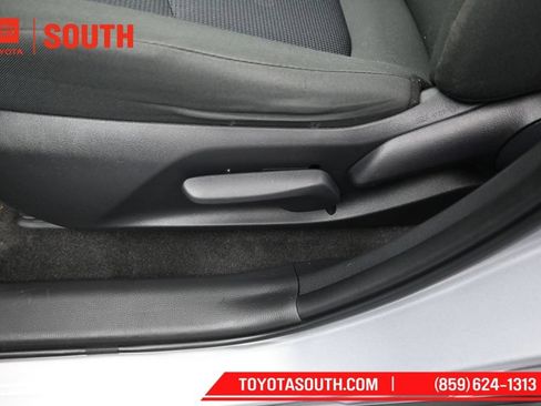 Used 2023 Toyota RAV4 LE AWD/4WD image 21