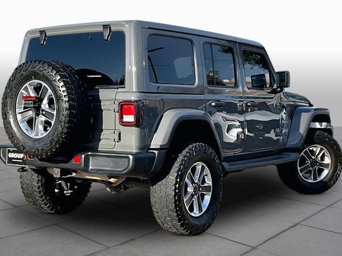 Used 2018 Jeep Wrangler Unlimited Sahara AWD/4WD image 13