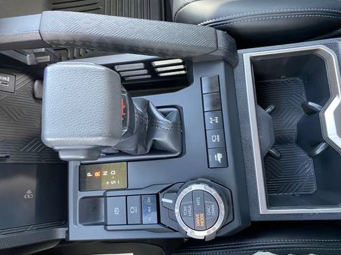 Used 2024 Toyota Tacoma TRD Off-Road w/ TRD Off Road Premium Package AWD/4WD image 19
