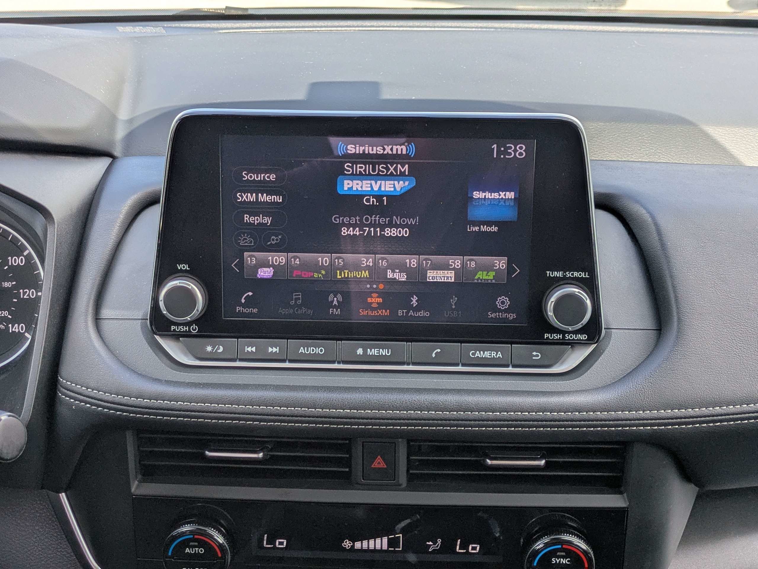 Used 2025 Nissan Rogue SV FWD image 20