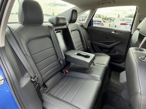 Used 2024 Volkswagen Jetta SE FWD image 22