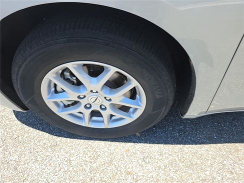 Used 2023 Chrysler Pacifica Touring-L FWD image 12