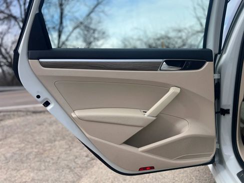 Used 2017 Volkswagen Passat 1.8T SE image 29