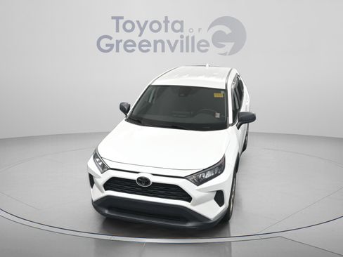 Certified 2022 Toyota RAV4 LE FWD image 23