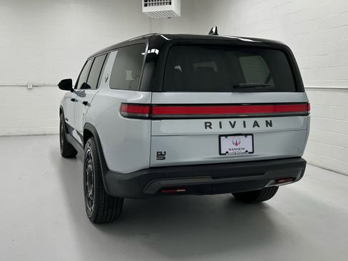 Used 2025 Rivian R1S Adventure image 8