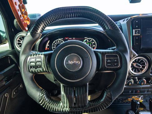 Used 2014 Jeep Wrangler Unlimited Rubicon w/ Connectivity Group AWD/4WD image 39