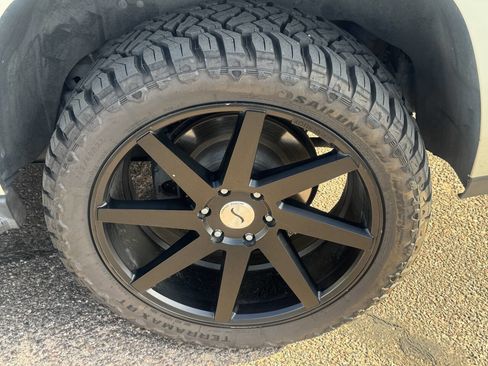 Used 2015 Cadillac Escalade Luxury image 22