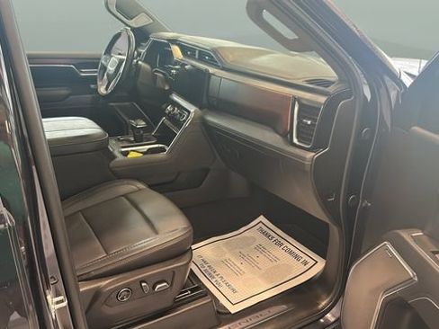 Used 2025 GMC Sierra 1500 Denali AWD/4WD image 19