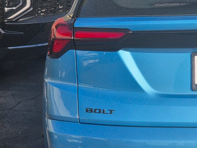 Certified 2027 Chevrolet Bolt LT w/ Comfort Package FWD image 8