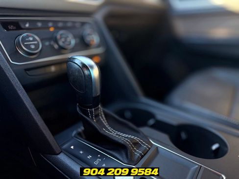 Used 2021 Volkswagen Atlas Cross Sport SE FWD image 19