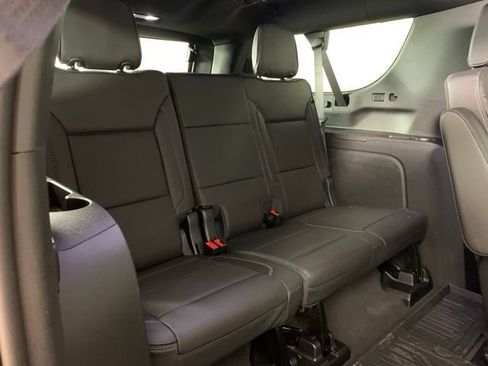 Used 2023 GMC Yukon XL Denali AWD/4WD image 7