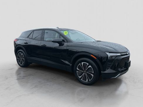 Used 2024 Chevrolet Blazer EV LT image 3