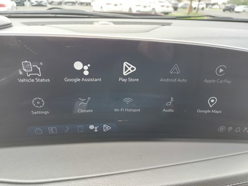 Used 2024 Cadillac XT4 Premium Luxury w/ Technology Package FWD image 7
