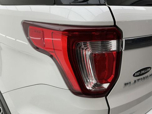 Used 2017 Ford Explorer Platinum image 21
