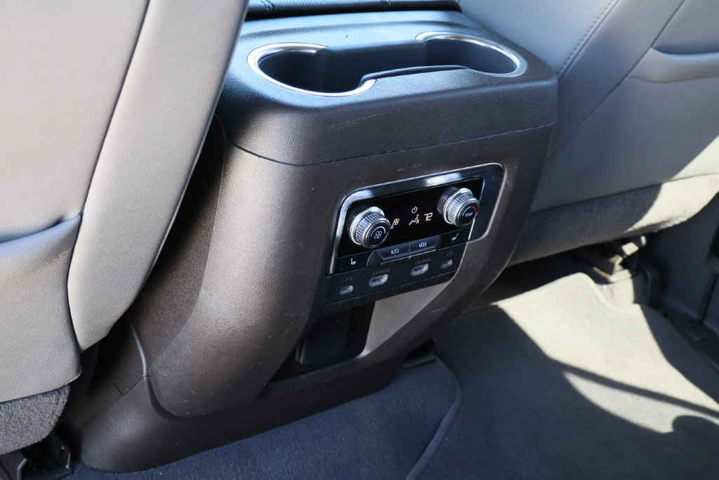 Used 2021 GMC Yukon XL SLT w/ SLT Premium Package RWD image 25