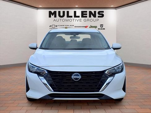 Used 2025 Nissan Sentra SV FWD image 2