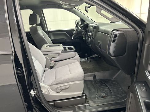 Used 2018 Chevrolet Silverado 1500 Custom w/ Custom Value Package AWD/4WD image 22